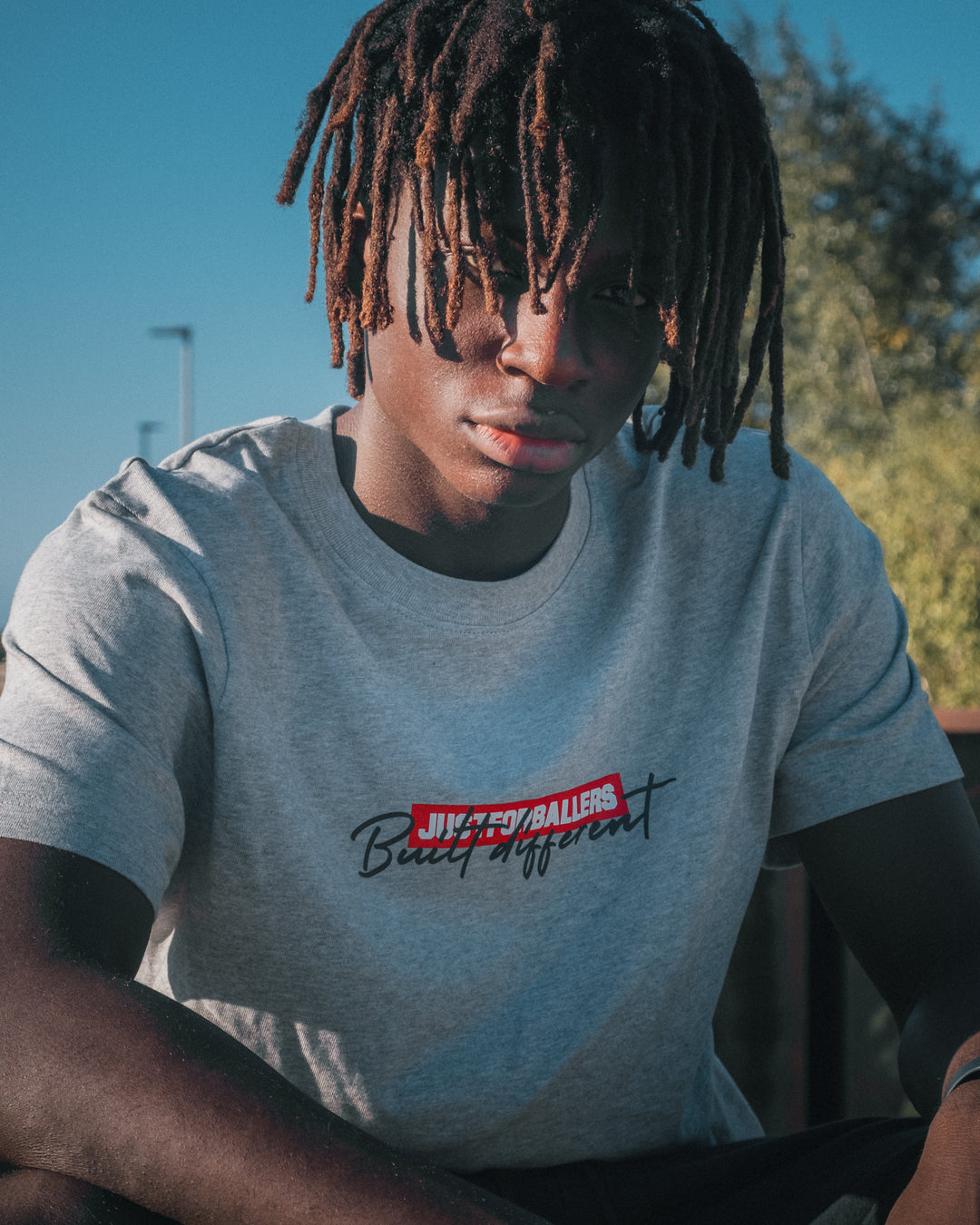 Camiseta JFB Built Different